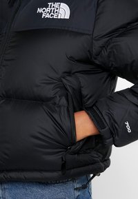 The North Face Nuptse Crop Down Jacket Black Zalando Co Uk