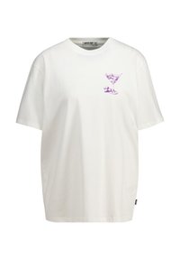 Unselected, snow white