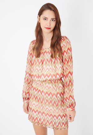 ESTAMPADO - Vestido informal - verde