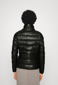 Morgan Imiteret læderjakke - black