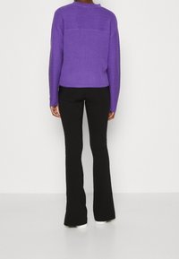 TOM TAILOR DENIM Stickad tröja - purple