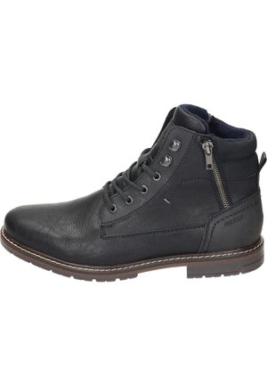 Botas de piel negras hasta el tobillo con cierre de cordones, cremallera lateral, parte superior texturizada y suela marrón. Presentan costuras reforzadas y un forro suave.