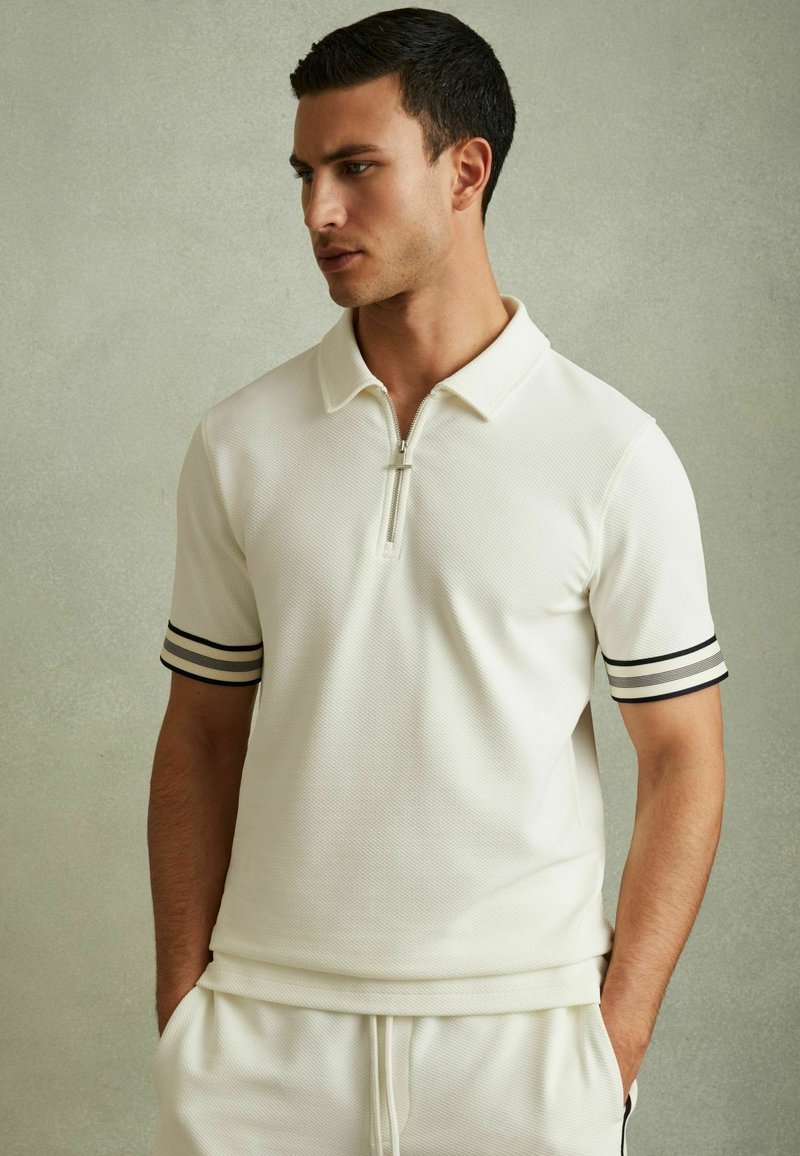 Reiss REGULAR FIT BRISTOL TEXTURED CONTRAST TRIM HALF ZIP - Poloshirt - off white