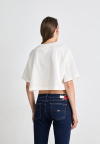 Tommy Jeans Camiseta estampada - ancient white