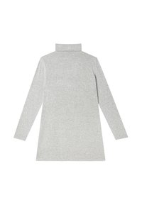 Langärmeliges Kleid mit hohem Kragen aus hellgrauem Stoff mit strukturierter Oberfläche, das eine lockere Silhouette und einen geraden Saum aufweist.