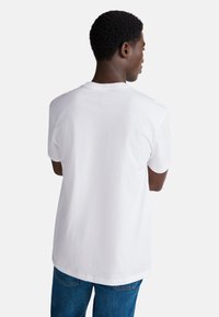United Colors of Benetton WITH POCKET - Jednoduché tričko - white