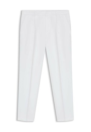 Weiße maßgeschneiderte Hose mit Seitentaschen, Gürtelschlaufen und gerade geschnittenem Bein, vor weißem Hintergrund dargestellt.