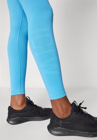 ICANIWILL DEFINE SEAMLESS - Tights - pacific blue