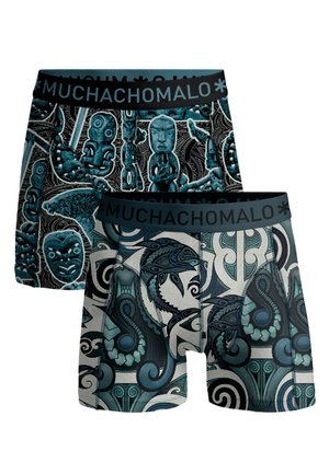 Dve pari moških bokseric s črnimi pasovi z blagovno znamko "MUCHACHOMALO", z zapletenimi modrimi in črnimi vzorci plemenskih in tiki mask.
