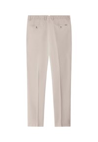 Pantalones de color beige claro con diseño de pierna recta. Incluyen dos bolsillos traseros con botones y un frente plano. Textura de tela suave.