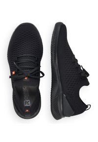 Scarpe da atletica nere con tomaia in maglia testurizzata, punta arrotondata, chiusura con lacci e suola in gomma con un design del battistrada a pattern.