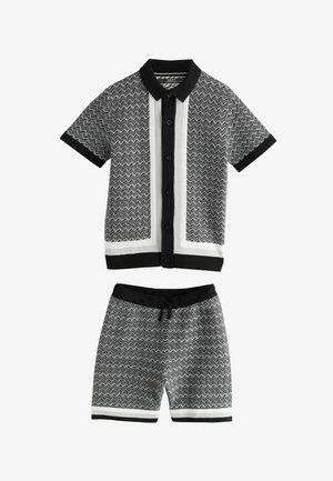Next, REGULAR FIT SET - Shorts - monochrome