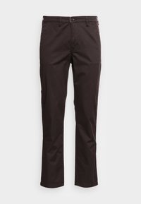 Donkere bruin katoenen broek met een recht ontwerp. Voorzien van een knoopsluiting, riemlussen en subtiele stikseldetails. Gladde textuur.
