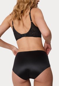 Marks & Spencer CONTOURWEAR NO VPL HIGH RISE - Boxerky - black