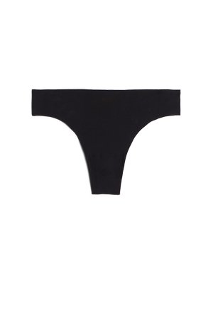Černé tanga kalhotky vyrobené z hladkého materiálu, s minimalistickým designem, tenkými boky a elastickým pasem pro pohodlí.