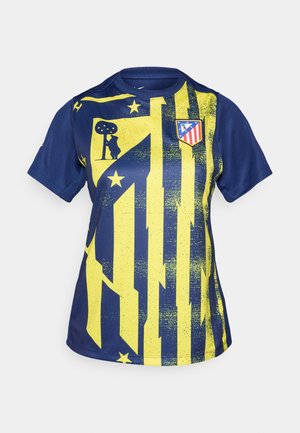 Blaues und gelbes Sportshirt mit grafischem Design, das Streifen, Sterne und ein Vereinslogo zeigt. Hergestellt aus glattem, synthetischem Material.