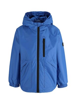 Niebieska, dziecięca kurtka przeciwdeszczowa z kapturem, czarnymi zamkami z przodu i na piersi oraz elastycznymi mankietami.