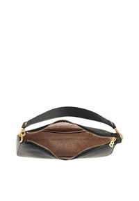 Bolso de piel negra con una superficie texturizada, cremallera dorada y un interior con un forro con patrón de logotipo. Incluye una correa ajustable.