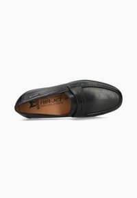 Schwarze Lederloafers mit strukturiertem Finish, ausgestattet mit einem breiten Riemen oben und einem abgerundeten Zehendesign.