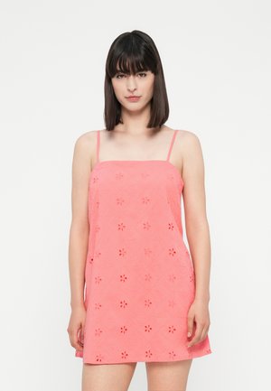 BARE SHIFT PRETTY DRESS - Vardagsklänning - light red