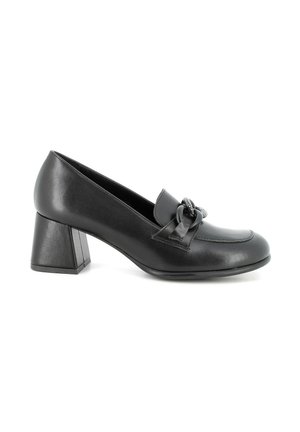 Scarpa nera in pelle con tacco quadrato. Presenta un fiocco decorativo e dettagli cuciti nella zona della punta. Finitura liscia.