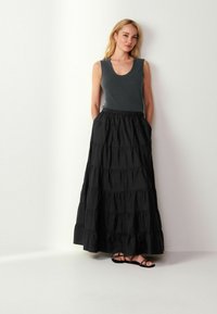 Next TIERED - Maksiseelik - black