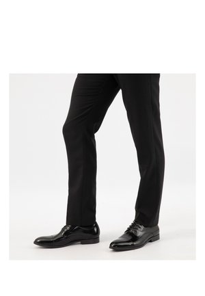 Wojas Veterschoenen - black