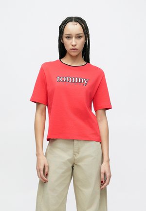 APPLIQUE TEE - Nyomott mintás póló - red alert