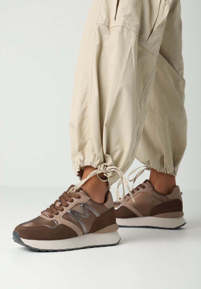 Mexx - JUJU HUMPER - Trainers - bronze, Enlarge