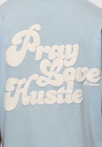 Dropsize OVERSIZE  - Marškinėliai su spaudiniu - baby blue