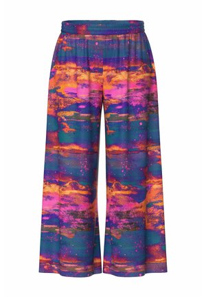 Barevné kalhoty s širokými nohavicemi a elastickým pasem, zdobené živým abstraktním vzorem v odstínech růžové, oranžové, modré a fialové.