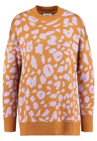 Stickad tröja i senapsgul med ljuslila abstrakta mönster, rund halsringning och ribbade muddar. Mjuk textur, lös passform.