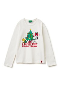 Biała bawełniana koszulka z długim rękawem z kolorowym świątecznym wzorem przedstawiającym drzewo, Snoopiego oraz napis "KOCHAM SEZON ŚWIĄTECZNY."