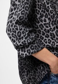 Pieces PCBOSELLA - Bleizeris - grey