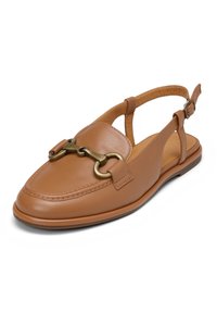 Brązowy skórzany but slingback z okrągłym noskiem, dekoracyjnym złotym okuciem i płaską podeszwą. Posiada pasek z klamrą dla bezpiecznego dopasowania.