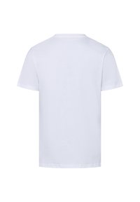 Camiseta de algodón blanca con cuello redondo y mangas cortas. Color sólido, textura suave, sin patrones ni acentos. Solo vista trasera.