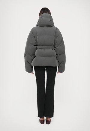 Rankning 11: Holzweiler - STEILIA - Dunjacka