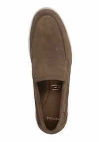 Chaussure à enfiler en daim marron avec un bout arrondi et des détails de couture minimalistes. Semelle en caoutchouc blanc et logo en relief sur la semelle int�érieure.