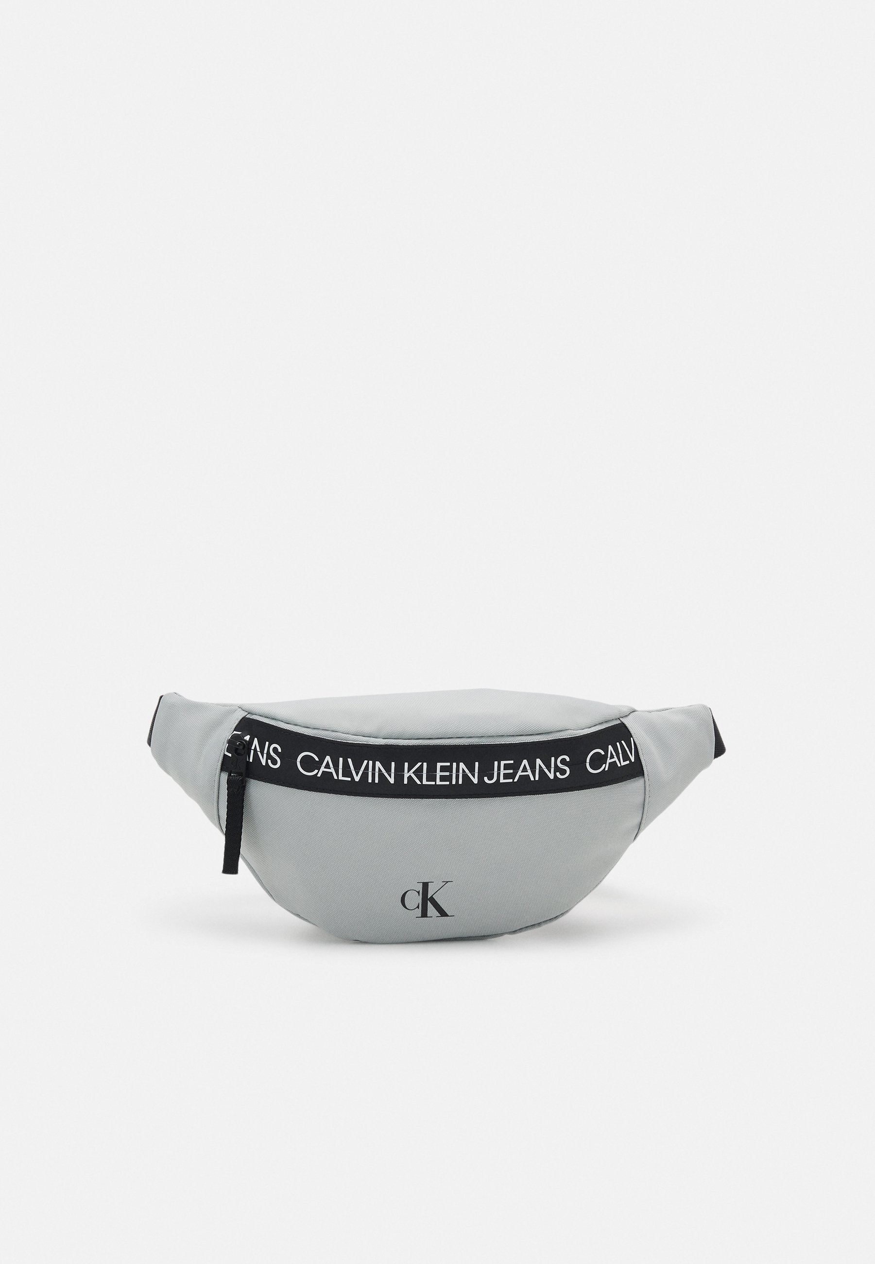 Calvin Klein Jeans LOGO TAPE WAISTBAG UNISEX - Gürteltasche - grey dew/grau Calvin Klein Jeans LOGO TAPE WAISTBAG UNISEX - Gürteltasche - grey dew/grau