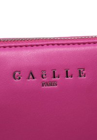 GAeLLE Schoudertas - fuxia