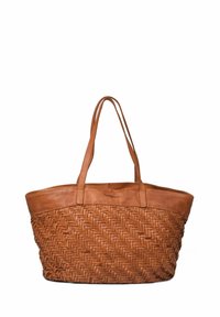 Geweven tan leren tote bag met een gestructureerde vorm, voorzien van twee handvatten aan de bovenkant en een glad leren band langs de bovenkant.