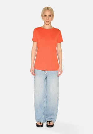 Basic T-shirt - fiesta