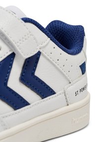 Hummel UNISEX biały