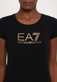 EA7 Emporio Armani Triko s potiskem - black