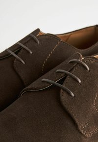 Next DERBY - REGULAR FIT - Zakelijke veterschoenen - brown