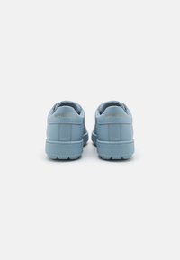 Geox D SPHERICA ECUB - Sportcipő - light sky