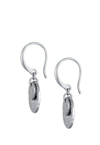 Orecchini in argento con design ad uncino, caratterizzati da due dischi circolari testurizzati di dimensioni diverse, finitura lucida e uno stile semplice a pendente.