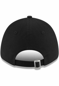 Schwarze Baseballkappe mit gebogenem Schirm und verstellbarem Riemen auf der Rückseite. Aus strukturiertem Stoff und mit einer Metall-Schnalle zur Größenanpassung.