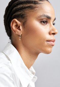 SINGLE EARRING PIERCING CIRCLE PAVING CHAIN - Enkelt örhänge - yellow gold-coloured