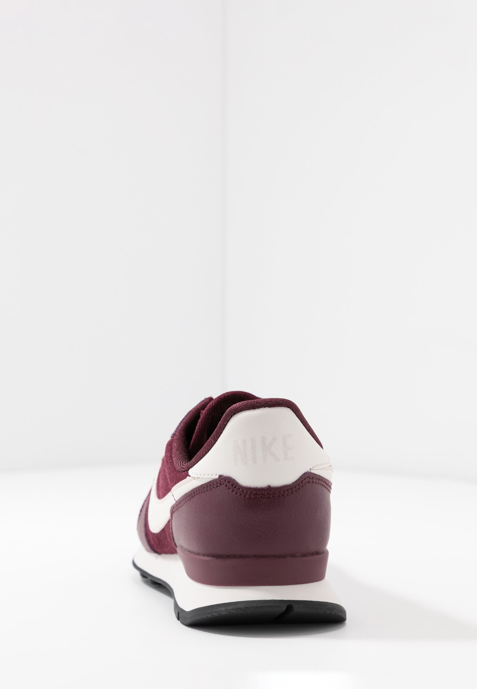 Nike Sportswear INTERNATIONALIST Joggesko night maroon Nike Sportswear INTERNATIONALIST Joggesko night maroon